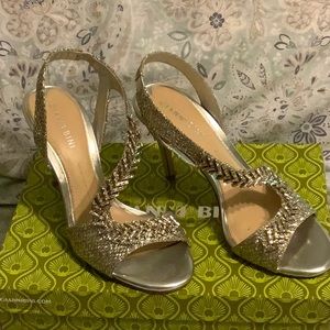 Gianni Bini Vivaldi silver/gold heels
